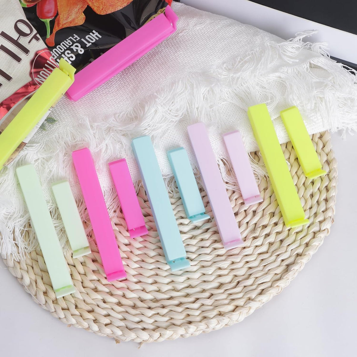 Zhtuck 40PCS Sealing Clips - Large Size Food Clips for Food Storage - Kitchen and Home (4.3in x 20, 2.4in x20)